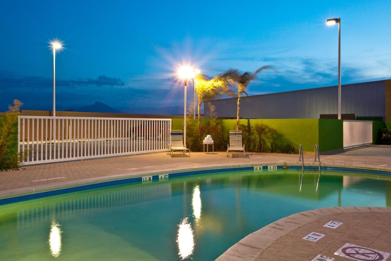 Apodaca Holiday Inn Express & Suites Monterrey Aeropuerto By Ihg מראה חיצוני תמונה